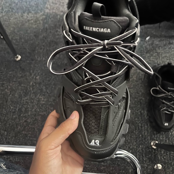 kanya west put these on - Picture 2 of 4